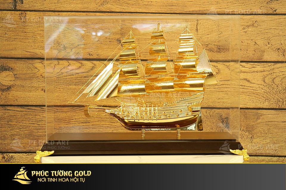 Quà tặng thuyền buồm mạ vàng – Mô hình thuyền buồm cao cấp