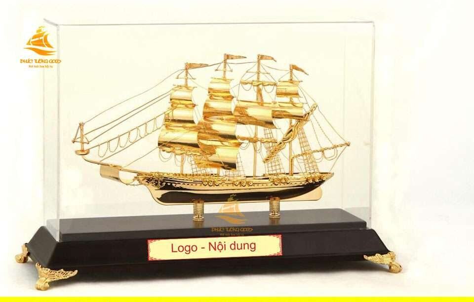 Quà tặng thuyền buồm mạ vàng - mô hình thuyền buồm cao cấp