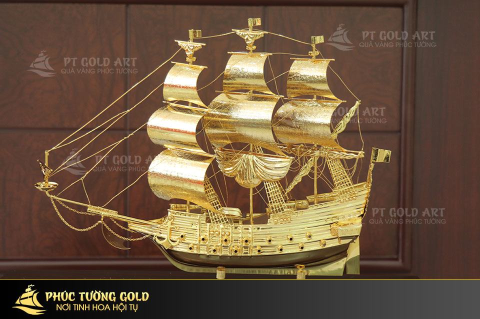 mô hình thuyền buồm cỡ to mạ vàng 24k