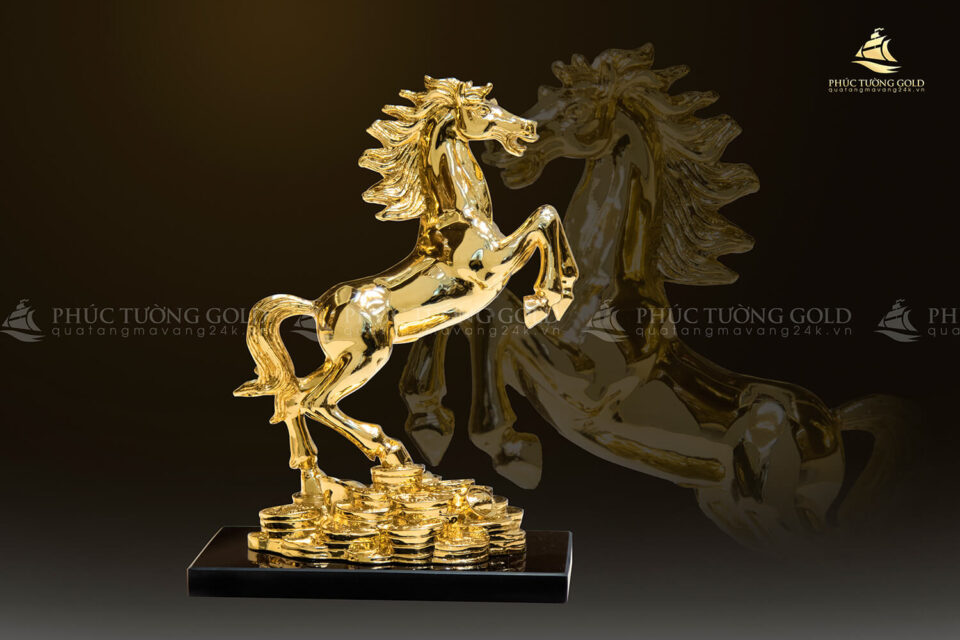 Tượng ngựa phong thủy mạ vàng 24k đế pha lê - TN03 2