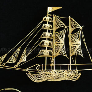 Tranh thuyền thuận buồm xuôi gió mạ vàng - M05 4